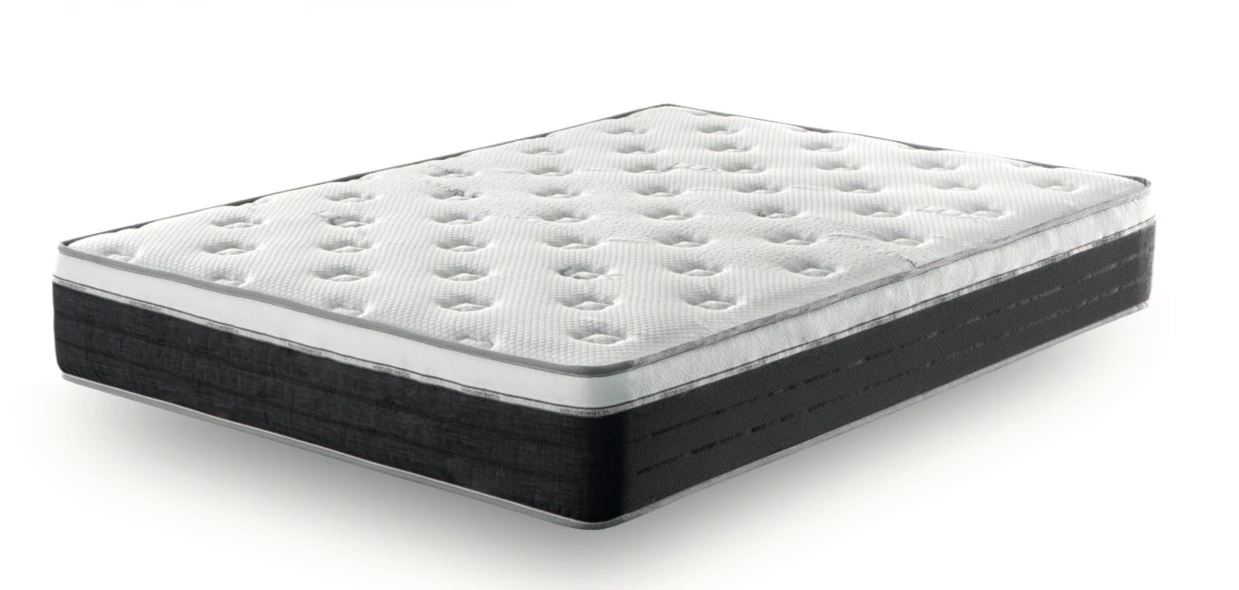 Mattress and pillows from the Medium Package